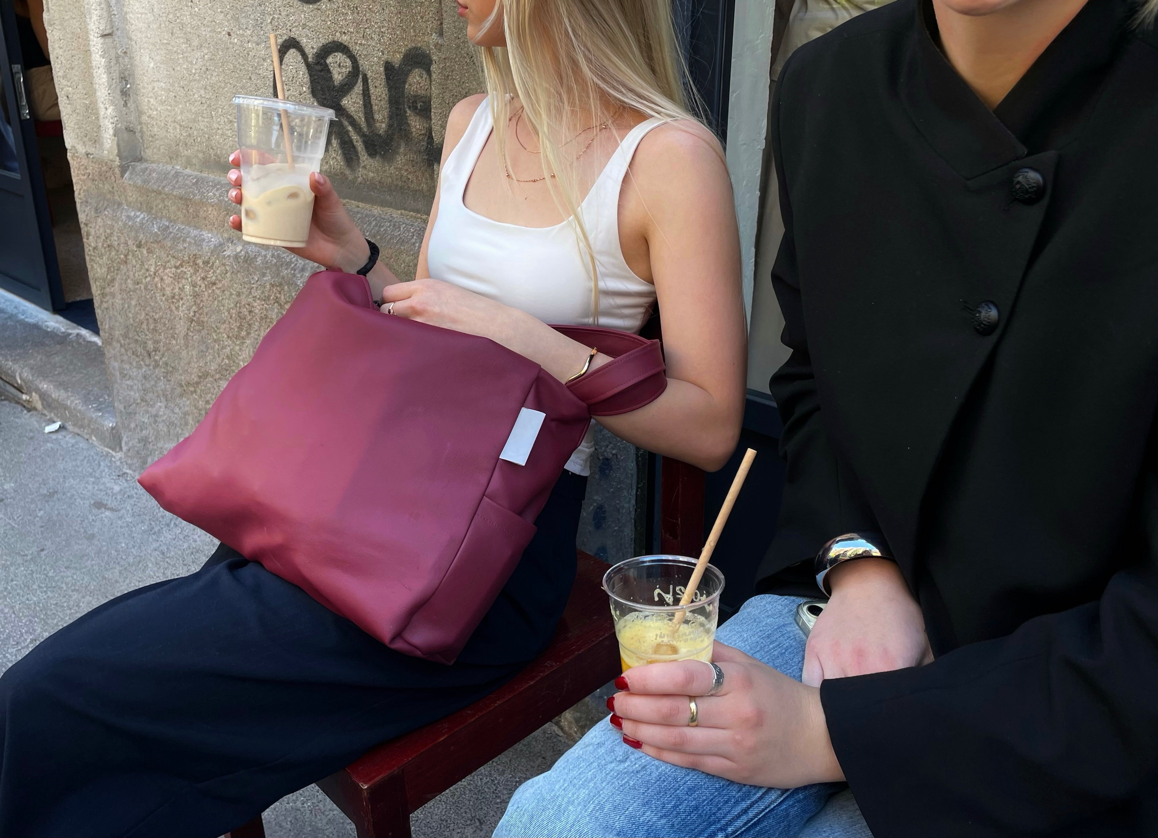 Tumepunane tote bag